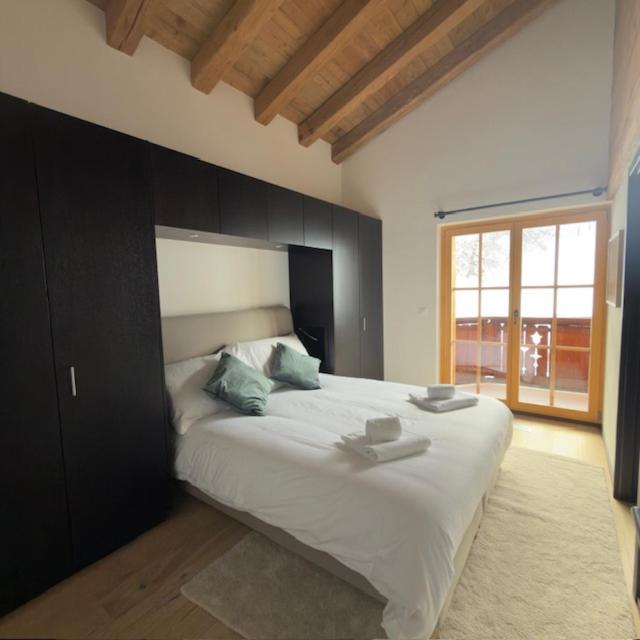 Les Elans - Two-Bedroom Apartment with Balcony and Terrace - 5