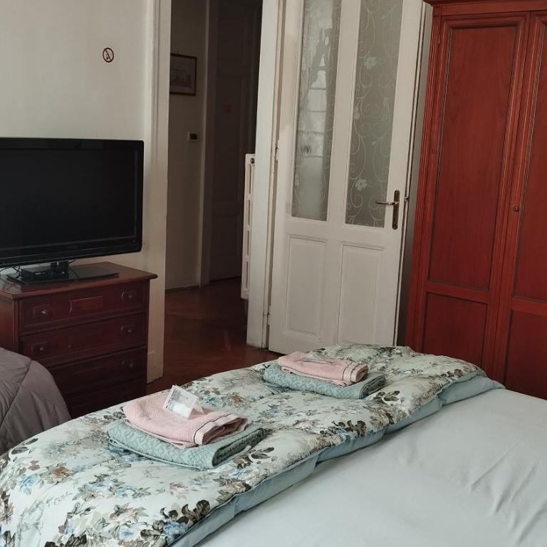 B&B Piazza Goldoni - Triple Room with Private External Bathroom - 3