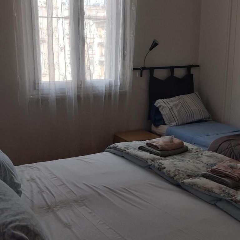 B&B Piazza Goldoni - Triple Room with Private External Bathroom - 5