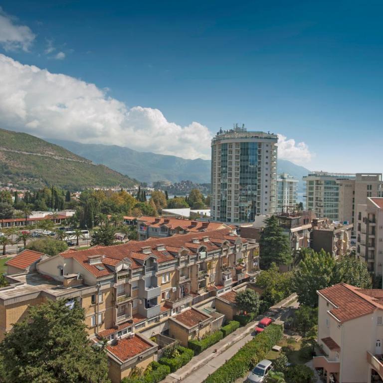 JLK MODERN SUITES Budva - Deluks Apartman sa 1 Spavaćom Sobom i Pogledom na Grad - 1