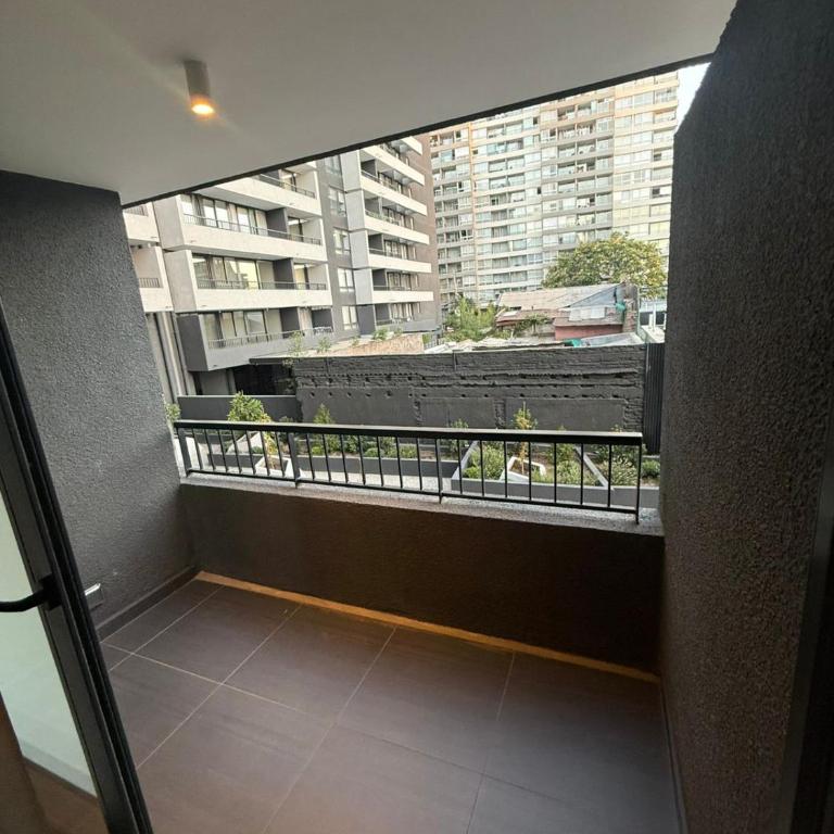 Departamento moderno en Ñuñoa, a pasos del metro Irarrazaval - One-Bedroom Apartment - 10