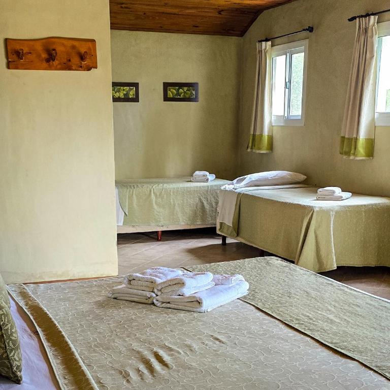 Posada Quellen - Habitación Cuádruple - vistas al jardín - 13