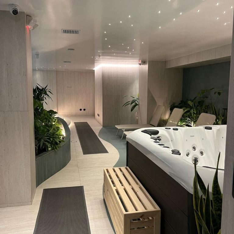 Modern sky suite strategic location Jump-In - One-Bedroom Apartment - 28