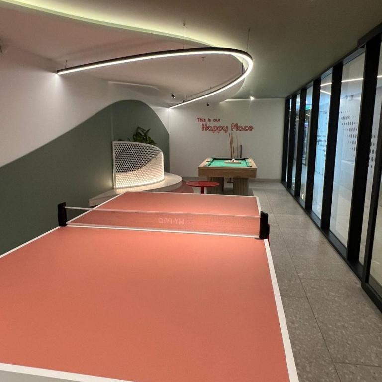 Modern sky suite strategic location Jump-In - One-Bedroom Apartment - 33