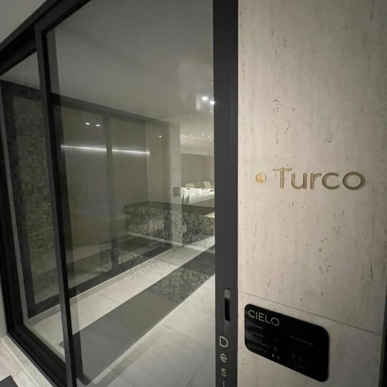 Modern sky suite strategic location Jump-In - One-Bedroom Apartment - 30