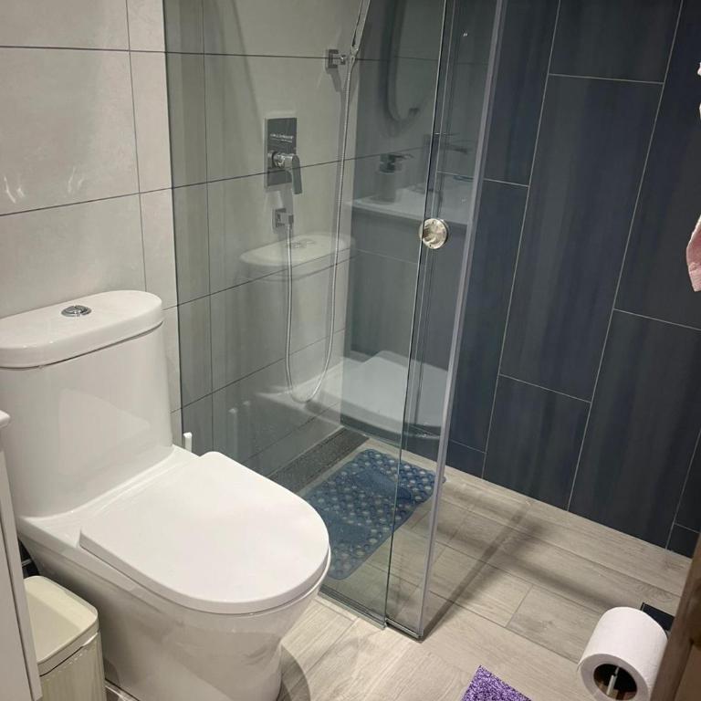 Modern sky suite strategic location Jump-In - One-Bedroom Apartment - 35