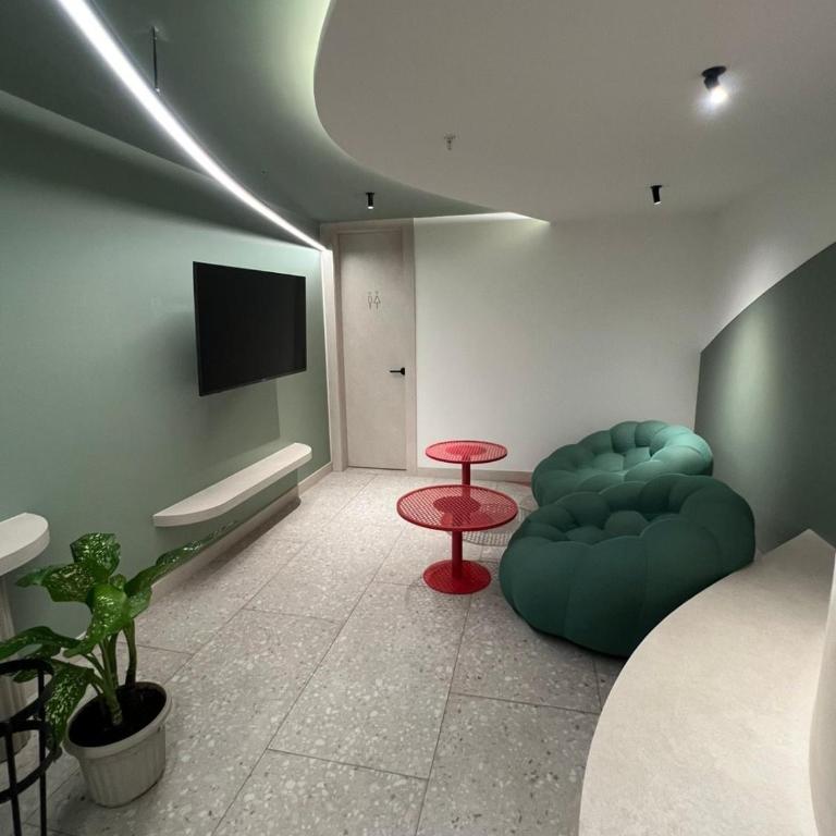 Modern sky suite strategic location Jump-In - One-Bedroom Apartment - 34