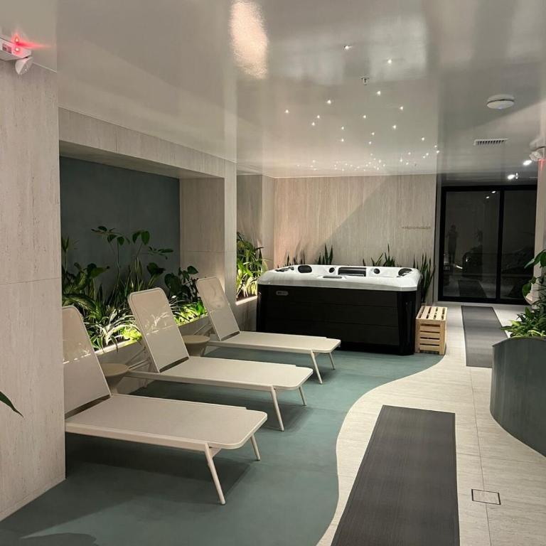 Modern sky suite strategic location Jump-In - One-Bedroom Apartment - 36
