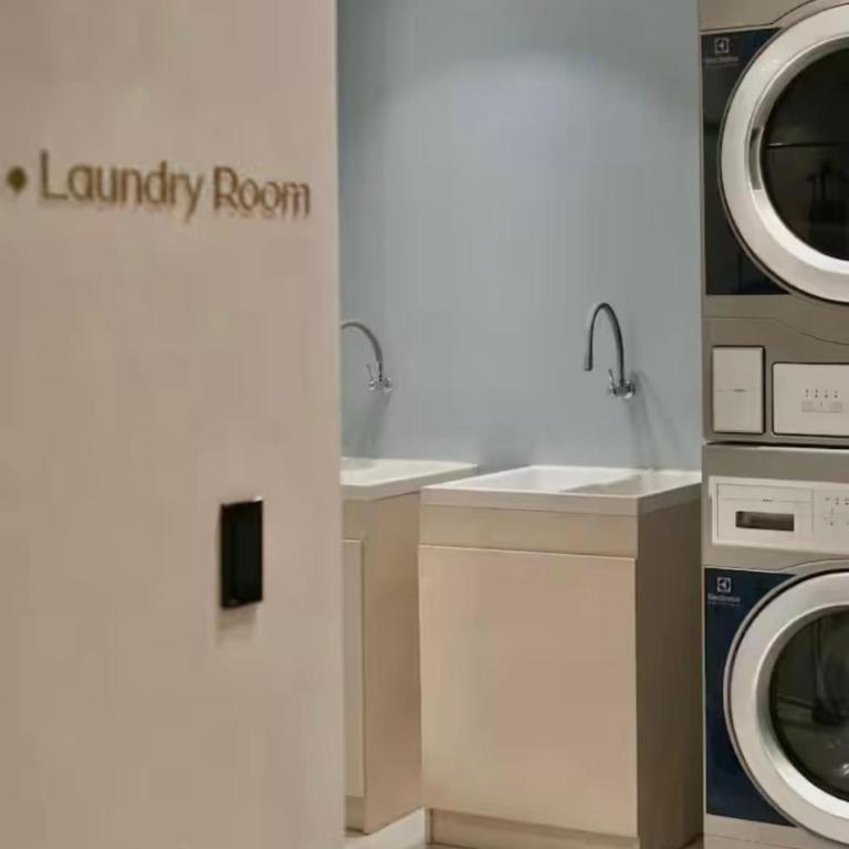 Modern sky suite strategic location Jump-In - One-Bedroom Apartment - 25