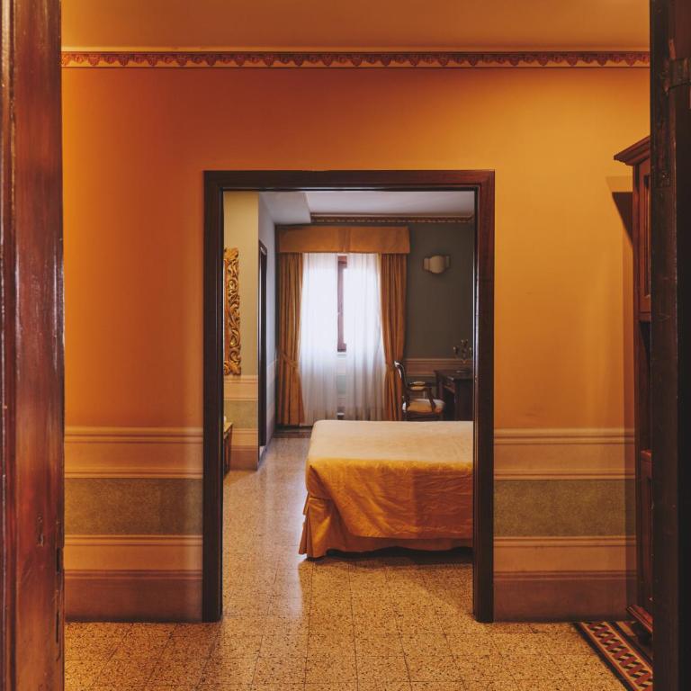 Hotel I Portici - Camera King Deluxe - 4