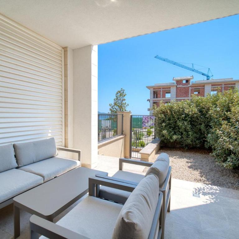 Lustica Bay Centrale by 2BHome - Deluks Soba - 8