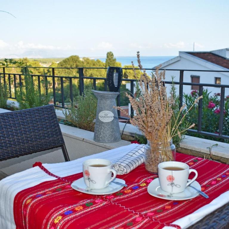 Villa Deti - Dvokrevetna Soba sa Bračnim Krevetom sa Balkonom i Pogledom na More - 3