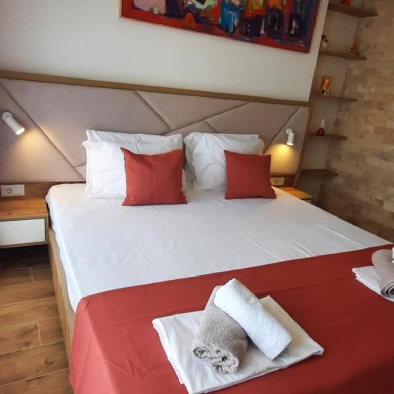 Villa Deti - Dvokrevetna Soba sa Bračnim Krevetom sa Balkonom i Pogledom na More - 2