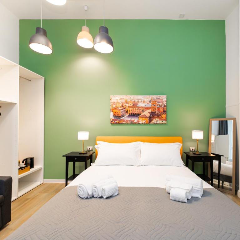 Tiro Suites in the center of Bologna - Camera Tripla con Bagno Privato - 3
