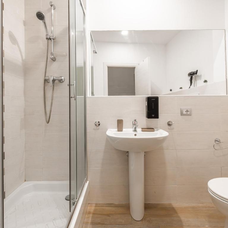 Tiro Suites in the center of Bologna - Camera King Deluxe - 8