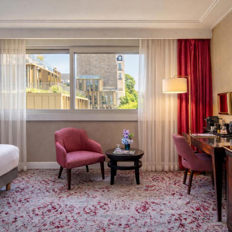 Warwick Paris Champs-Elysées - Chambre Lit King-Size Deluxe - 4