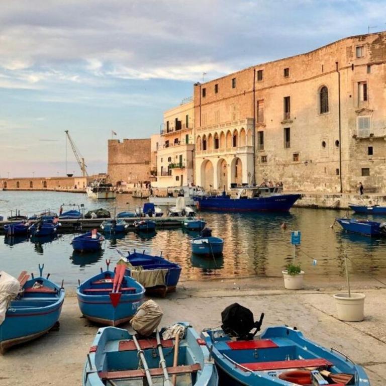 Sunny Vibes Monopoli - Deluxe Queen Suite - 9