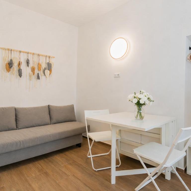 Sunny Vibes Monopoli - Deluxe Queen Suite - 26