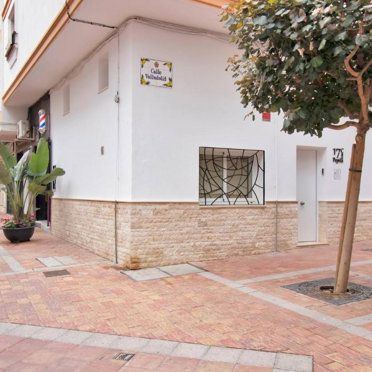 Moderno loft en el corazón histórico de Estepona - CASA PEPITA 17 - Apartamento de 2 dormitorios - 35