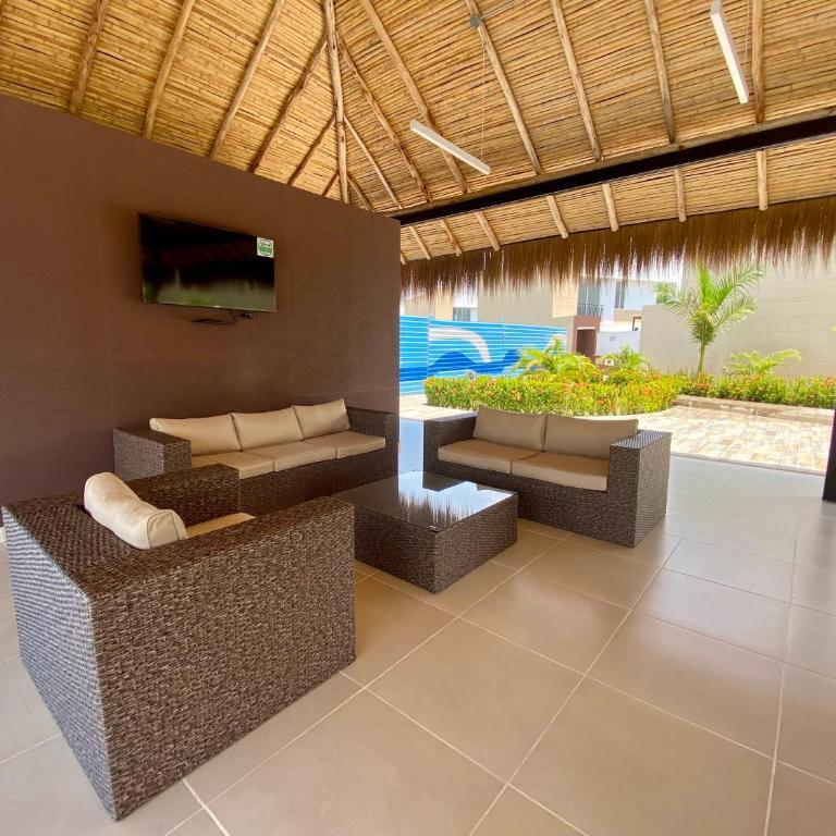 Casa en condominio en Ricaurte - Casa de 3 dormitorios - 3