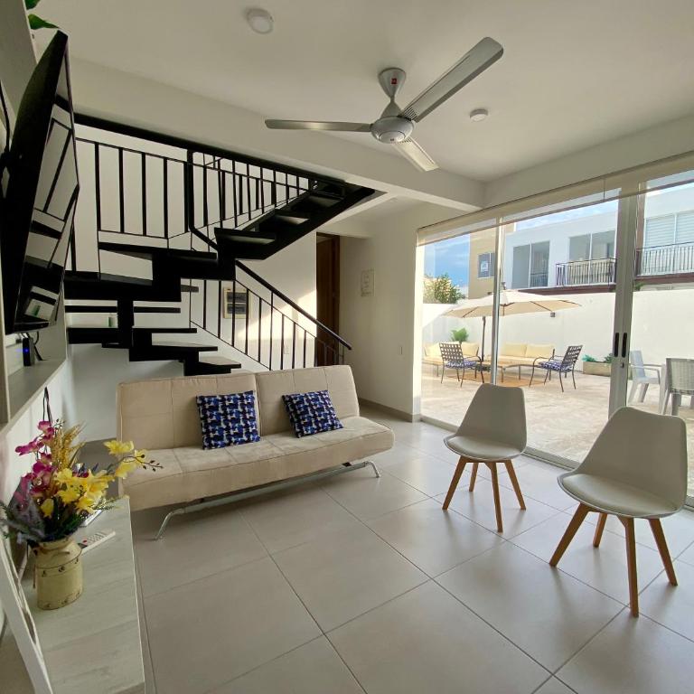 Casa en condominio en Ricaurte - Casa de 3 dormitorios - 4