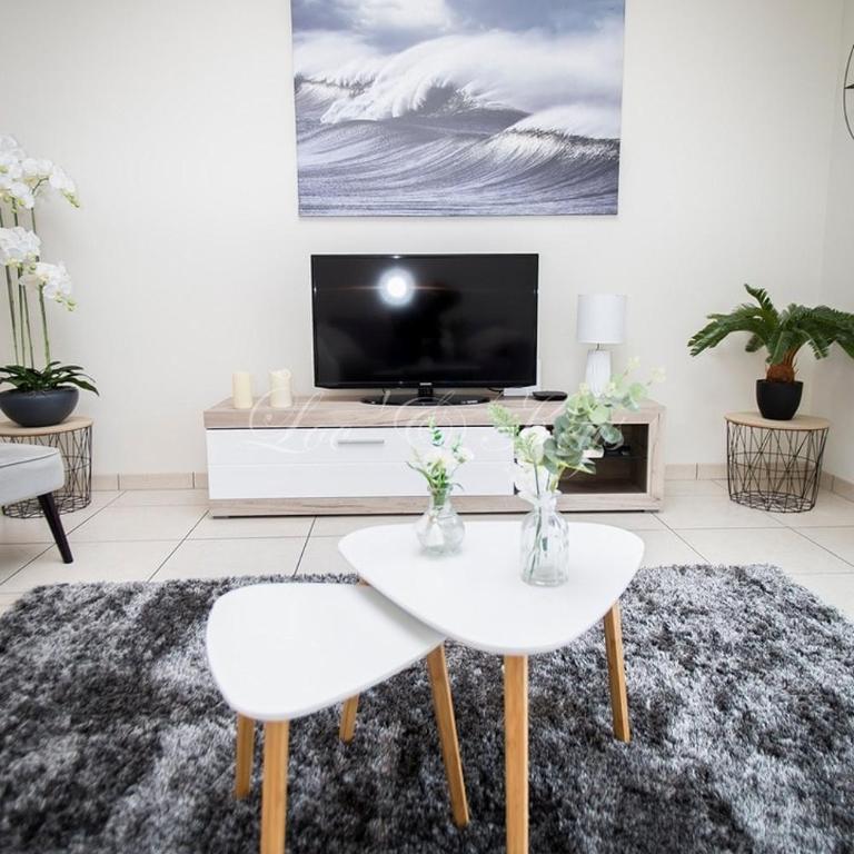 Cozy Little House near Lake and Forest - One-Bedroom House - 1
