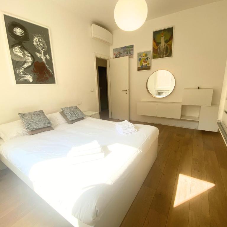 Large Apartment with Courtyard - Historic Center - Appartamento con 2 Camere da Letto - 5