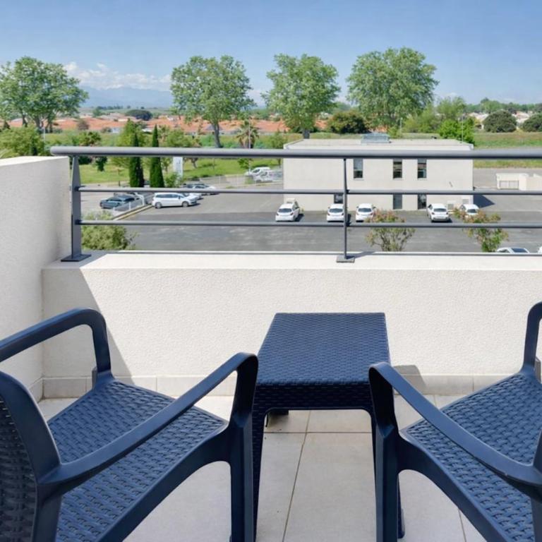Kyriad Perpignan Sud - Chambre Double Supérieure avec Terrasse - 6