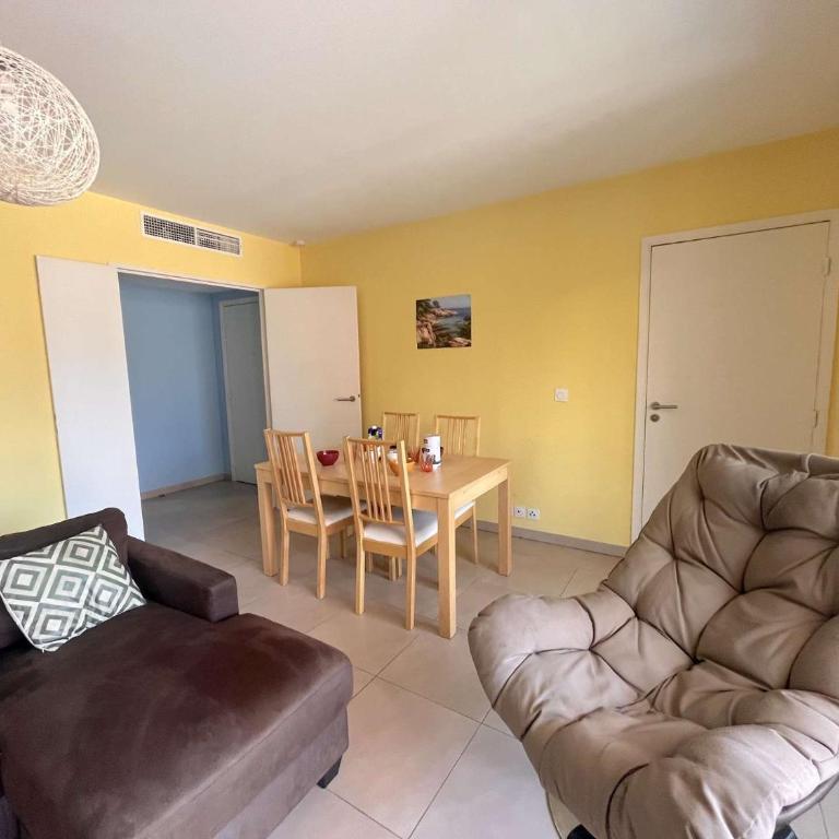 FS560-A13 Appt 3 pièces 4 personnes FREJUS - Appartement 2 Chambres - 5