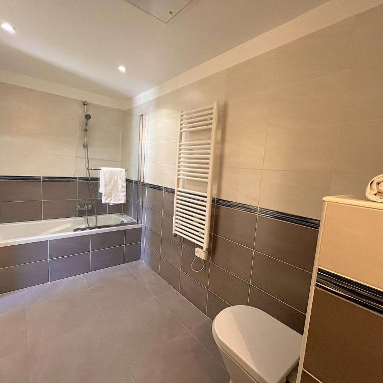 FS560-A13 Appt 3 pièces 4 personnes FREJUS - Appartement 2 Chambres - 12