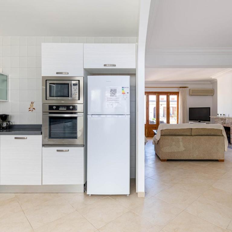YourHouse Casa Rafael - Four-Bedroom House - 11