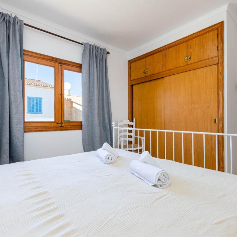 YourHouse Casa Rafael - Four-Bedroom House - 21
