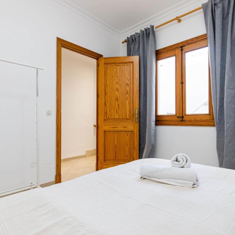 YourHouse Casa Rafael - Four-Bedroom House - 24