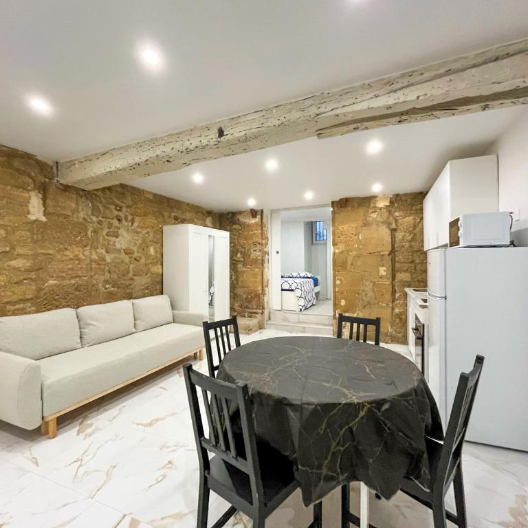 UrbanFlat 223 - Bel Appartement pour 4 Montorgueil - Apartment - 2
