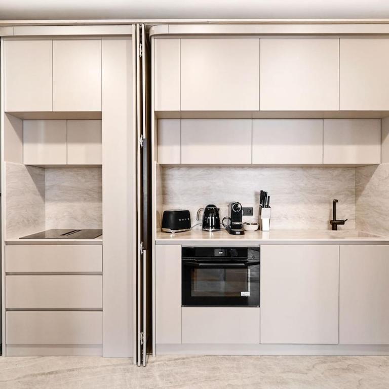 unique Marais - Three-Bedroom Deluxe Apartment - 16