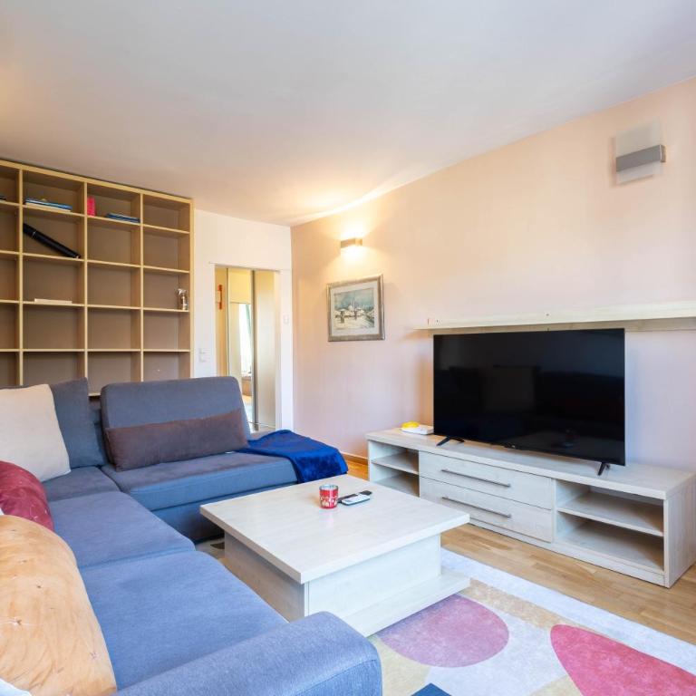 Apartment Ovia - One-Bedroom Apartment - 1