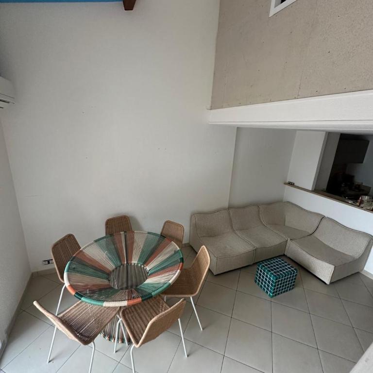 Duplex appartement,6pers, piscine, mer avec plage à 5mn ,Theoule sur Mer -Cannes - Appartement 3 Chambres - 5