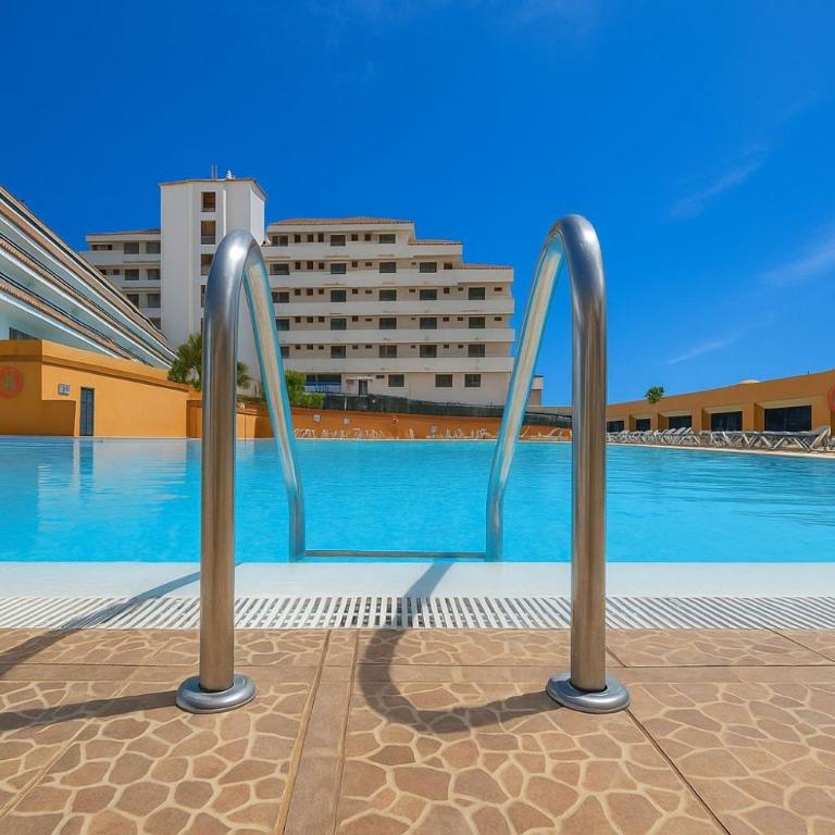 Apto Jardin del Sol Beach-Pool - Two-Bedroom Deluxe Apartment with Garden View - 1