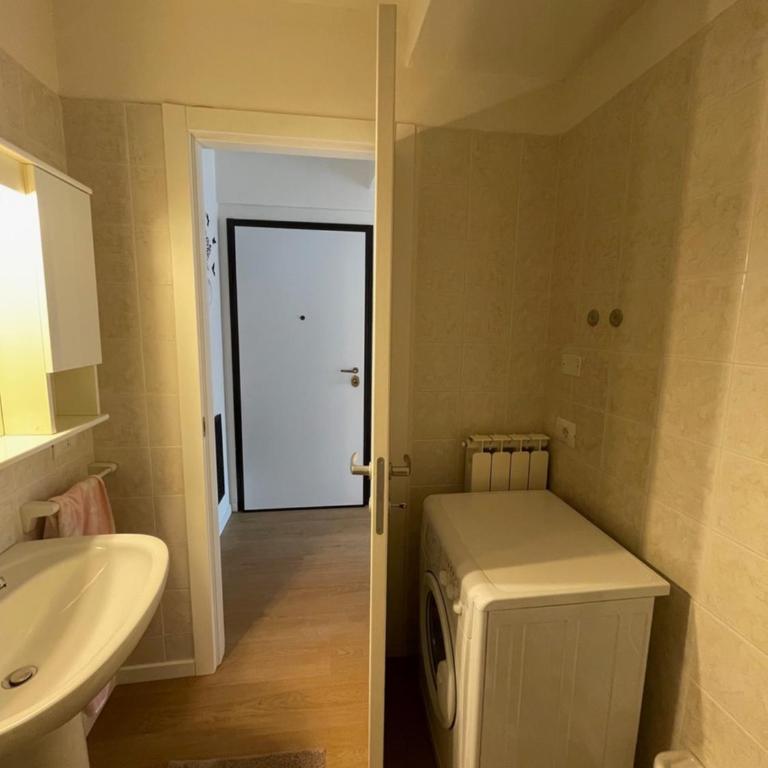 Residence Milan - Agenzia Arcobaleno - Appartamento con 1 Camera da Letto (5 Adulti) - 2