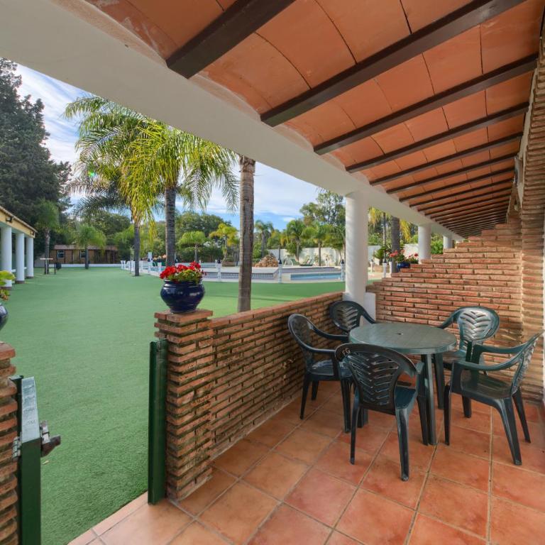 Bungalows & Glamping Conil Playa - Apartamento de 1 dormitorio con vistas a la piscina - 2