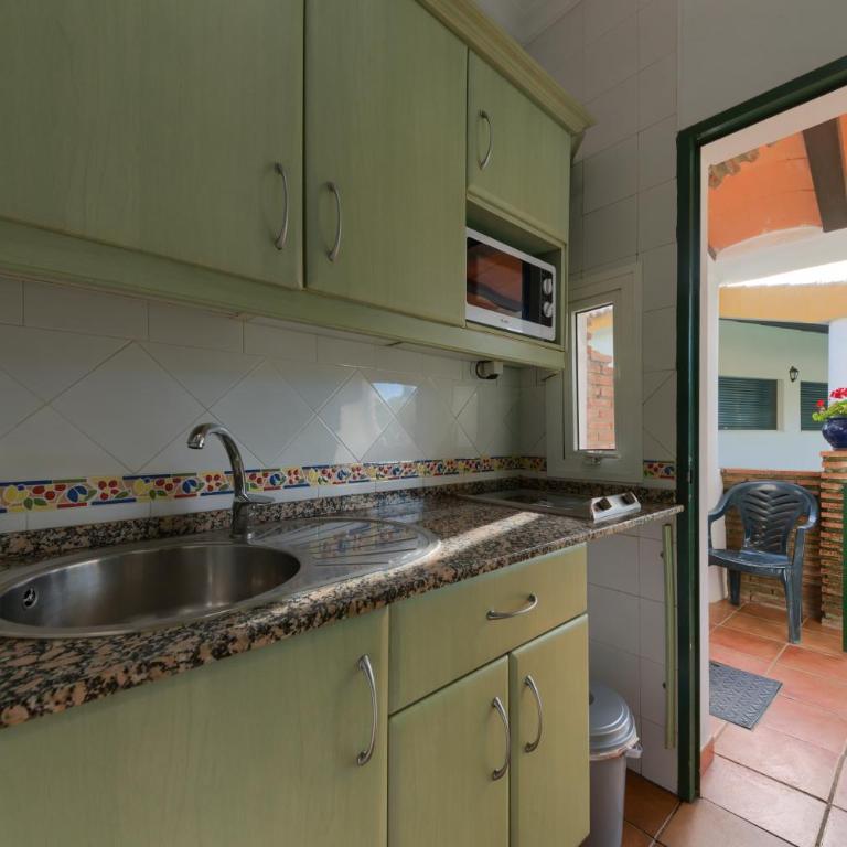 Bungalows & Glamping Conil Playa - Apartamento de 1 dormitorio con vistas a la piscina - 5