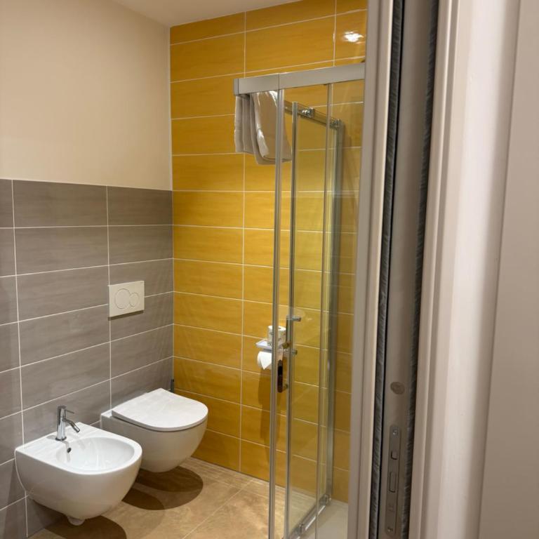 Residenza Via Grande 110 - Double Room with Private Bathroom - 7