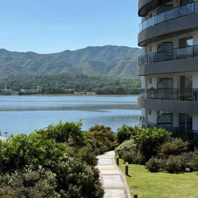 Veneto Village Departamento Vista al Lago - Apartamento de 2 dormitorios - 1