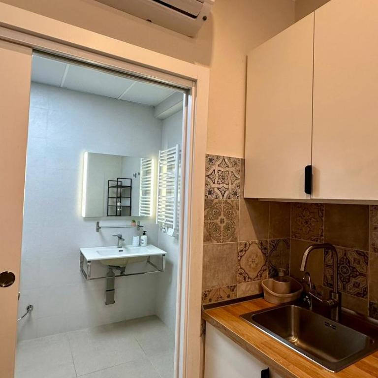 Canoa Studio Valencia - Studio Apartment with One Double Bed - 27