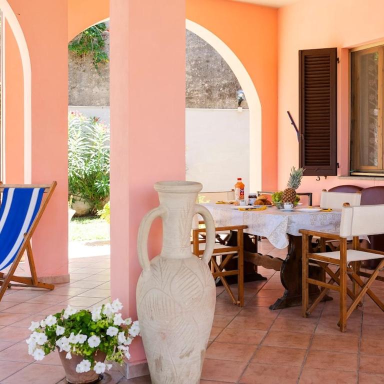 Quercianella Relax in Villa with Patio & Garden - Two-Bedroom House - 1