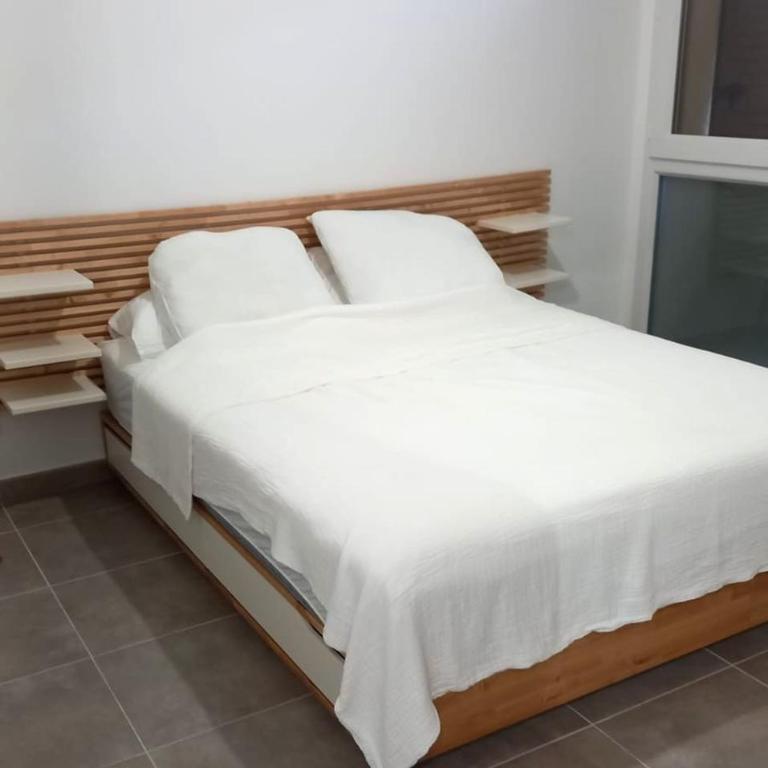 Spacieux appartement dans résidence avec piscine - Two-Bedroom Apartment - 19