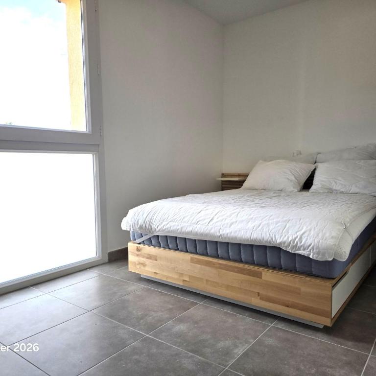 Spacieux appartement dans résidence avec piscine - Two-Bedroom Apartment - 20