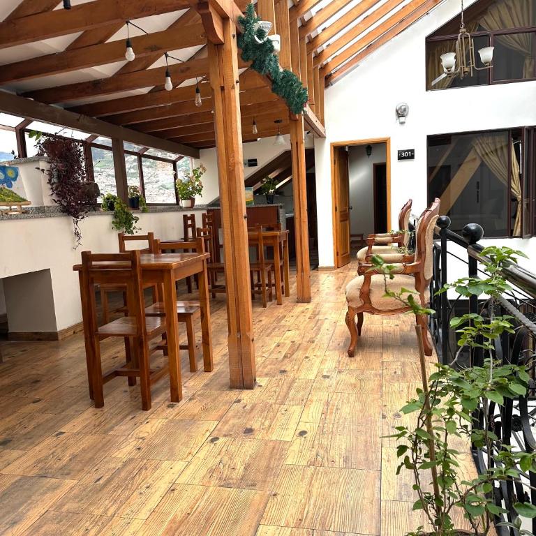 Quito Basecamp - Adventure Hostel - Habitación Cuádruple Clásica - 4