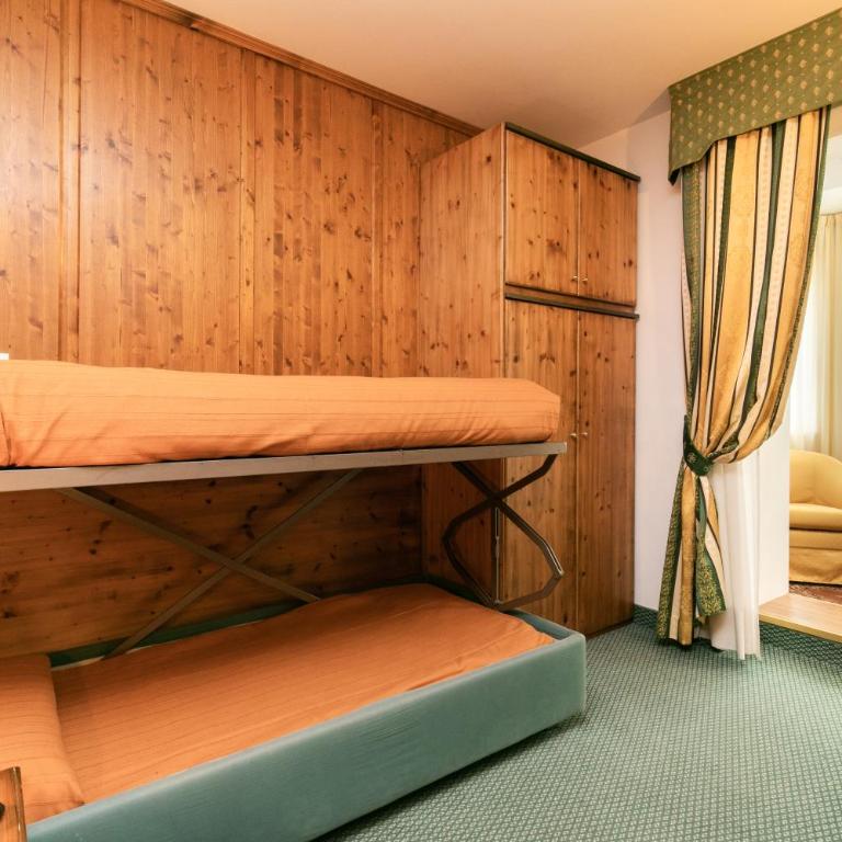 G. Hotel Des Alpes (Classic since 1912) - Camera Tripla Superior - 6