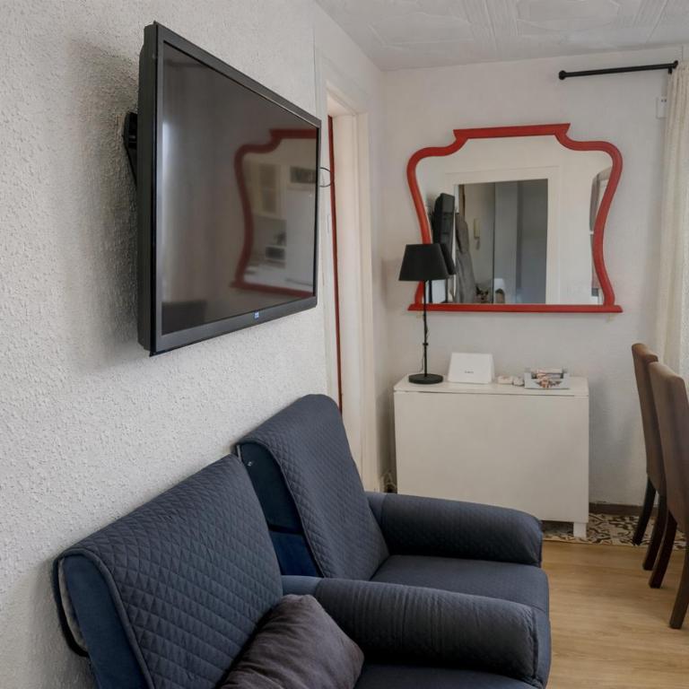 Recién Reformado! Port Forum a 2 minutos Metro a 10 minutos del Mar! 2 Hab y 1,5 Baños - Apartamento de 2 dormitorios - 22